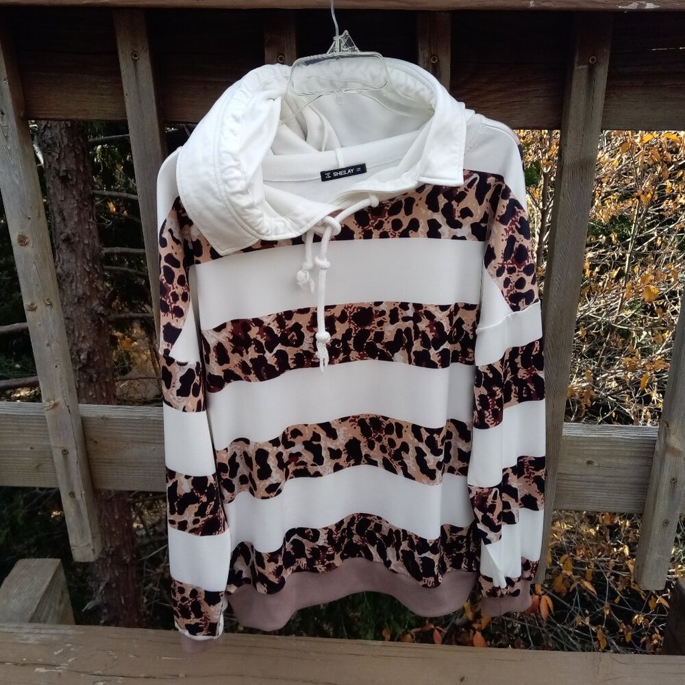 Sheilay animal print hoodie sz L